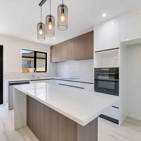 Newly Built 3 Bedroom Townhouse - Photo 3