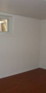 Great Location 1 Bedroom Basement Apartment - Photo 4