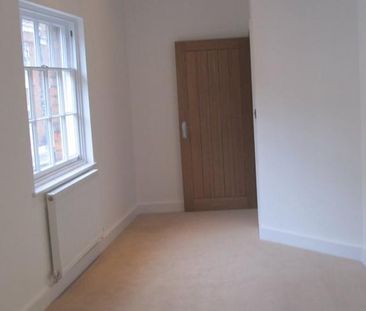 3 bedroom flat to rent - Photo 3