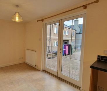 Terraced House to rent on - Photo 3