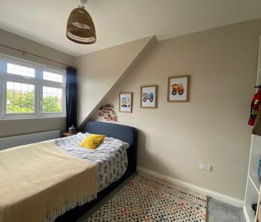 4 bedroom semi-detached house to rent - Photo 5