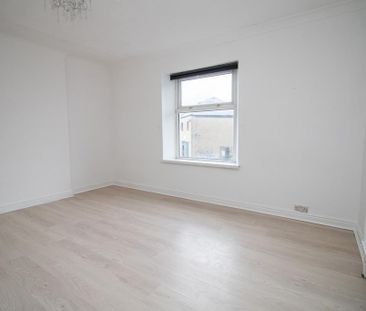 2 bedroom end of terrace house to rent - Photo 5