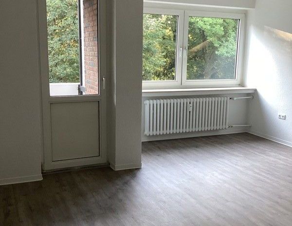 Renovierte 2-Zimmer-Wohnung mit Duschbad und Balkon, ab sofort - Foto 1