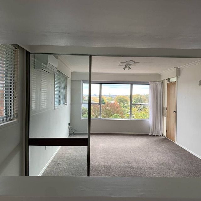 Available now!! Pet friendly in Cashmere. - Photo 1