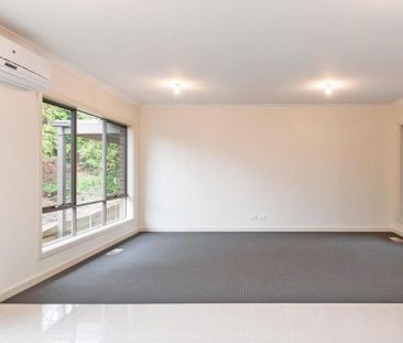 9A Aintree Street, Mooroolbark - Photo 2