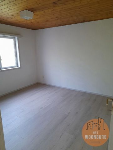 Bungalow met 1 slpk en ruime tuin (10 are) - Photo 2