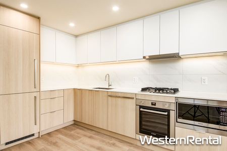 318 ALDERSON AVENUE, Coquitlam, BC V3K 0J1 - Photo 4