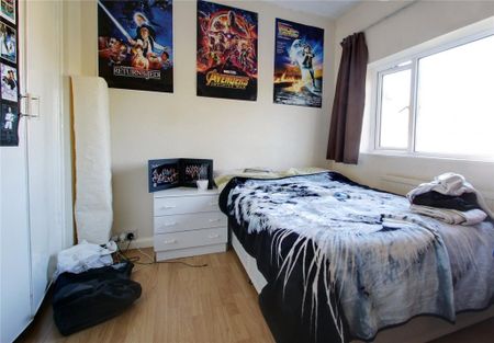 4 bedroom terraced house to rent - Photo 3