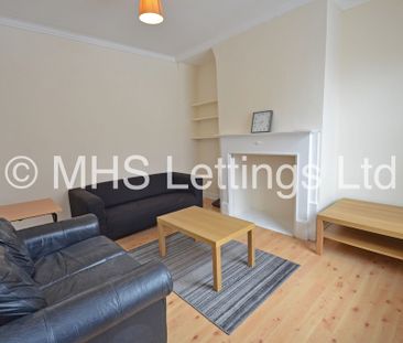 2 Bedroom Mid Terraced House for rent in Autumn Grove - Photo 3