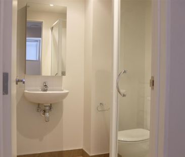 3 Bedroom Furnished Central City Apartment - Photo 3