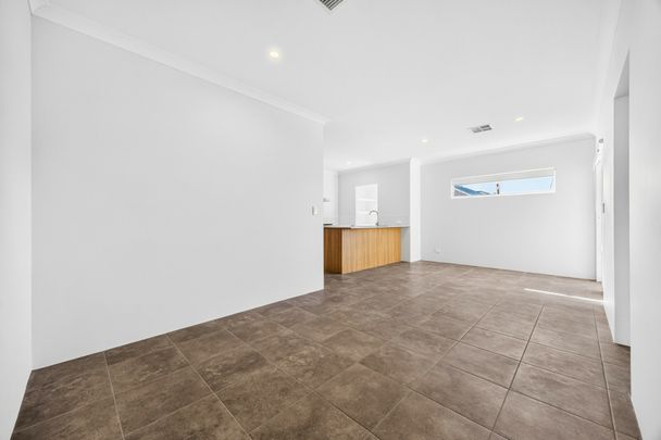 Fully Landscaped Brand New Build! - Photo 1