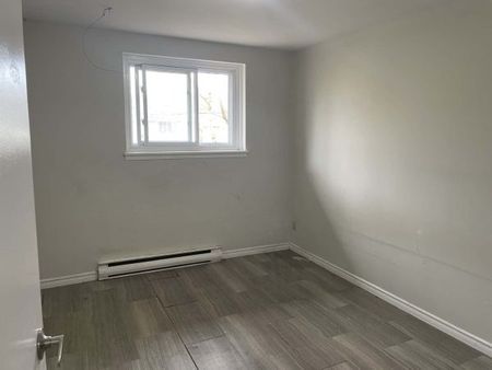 37 Benjamin St, Unit 205, Belleville, ON - Photo 5