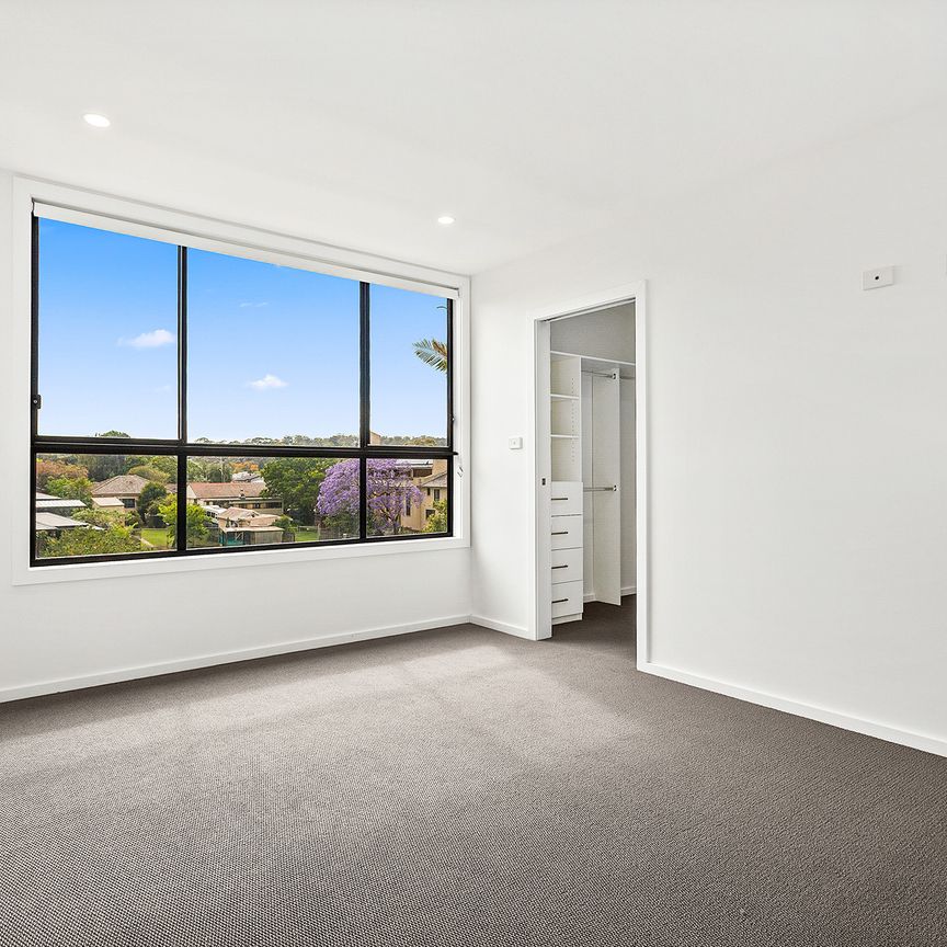 8/15-17 Figtree Crescent - Photo 1