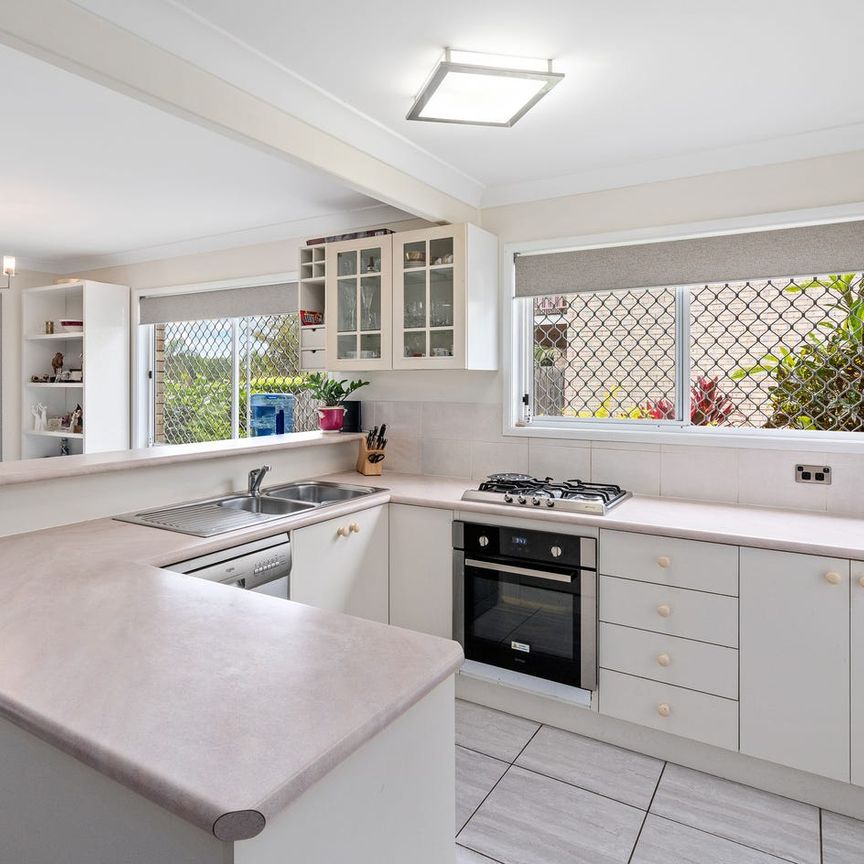 Stunning Townhouse with Golf Course Views! - Photo 1