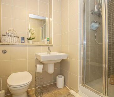 2 bedroom apartment to rent - Photo 5