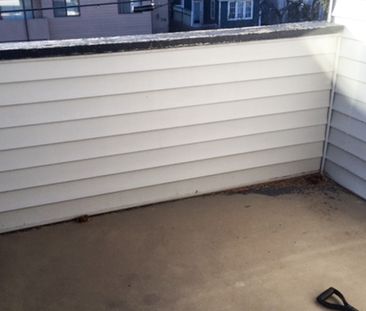 Renfrew 1 Bed Condo With Underground Parking | Heat & Water Included - Photo 4