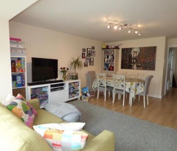 4 bedroom end of terrace house to rent - Photo 5