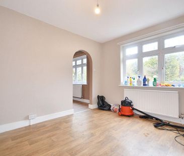 4 bedroom detached house to rent - Photo 2