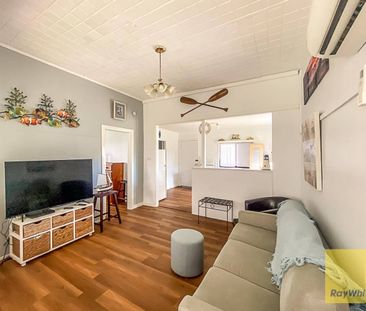 Fully Furnished Home In Port Welshpool- Lawn maintenance included i... - Photo 3