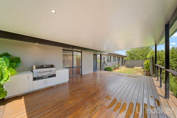 Stylish 4 Bedroom Jerrabomberra House - Photo 1
