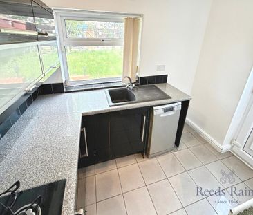 2 bedroom semi-detached house to rent - Photo 6