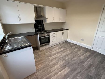 2 bedroom terraced house to rent - Photo 3