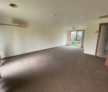 REFRESHED THREE BEDROOM TOWNHOUSE - Photo 1