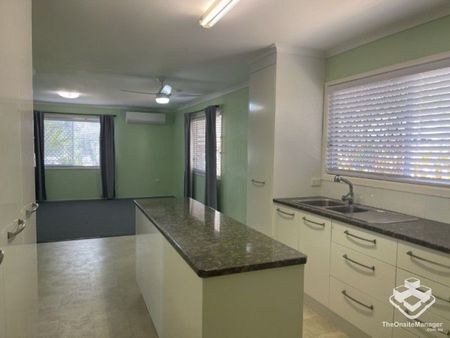 4 Bedroom 2 Bathroom 4 Car - Photo 4