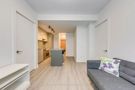 7 Grenville Street #2001 - Photo 2