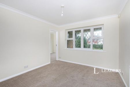 3 bedroom detached house to rent - Photo 4