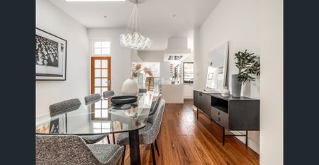 A Sensational City-Fringe Lifestyle of Luxury and Location. Inspection by Private Appointment. - Photo 5