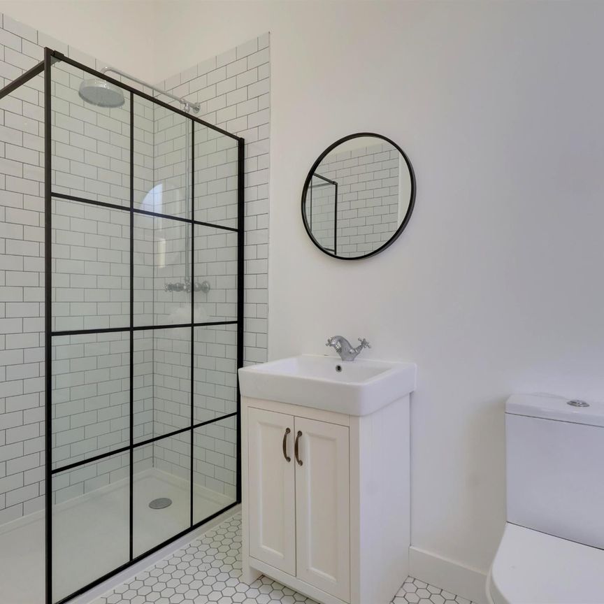 Whitwell Road, Southsea Unfurnished - Photo 1