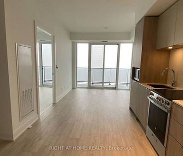 Lake Shore/Park Lawn-Beautiful 1Bdrm 1Bath 1Locker - Photo 2