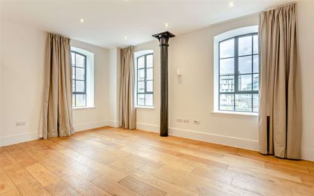 Luxury two-bedroom apartment in prime location near the station - Photo 3