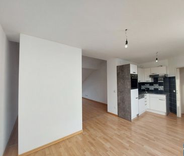 Gemütliche 1,5- Zimmer Dachgeschosswohnung mit Terrasse am Matznerpark - Photo 2
