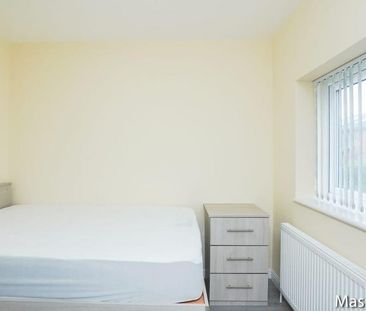 5 bedroom semi-detached house to rent - Photo 5