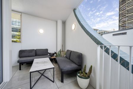 Honeysuckle Precinct on Newcastle Harbour – Live at Lume - Photo 2