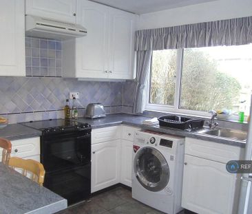 1 bedroom in a house share to rent - Photo 4