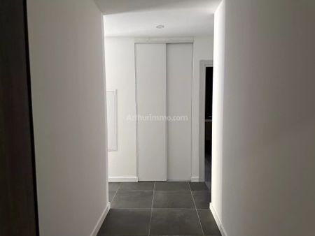 Location Appartement 3 pièces 70 m2 à Ajaccio - Photo 2