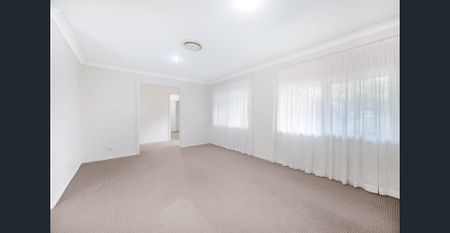 Spacious Family Home in Prestigious Cherrybrook Tech Catchment - Photo 2