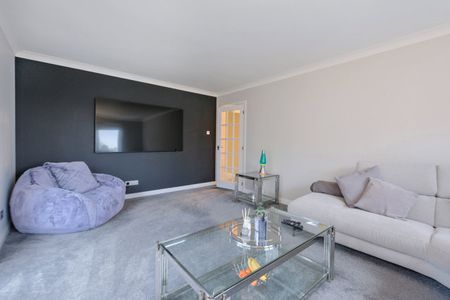 9 Macaulay Drive, AB15 8FL, Aberdeen - Photo 2