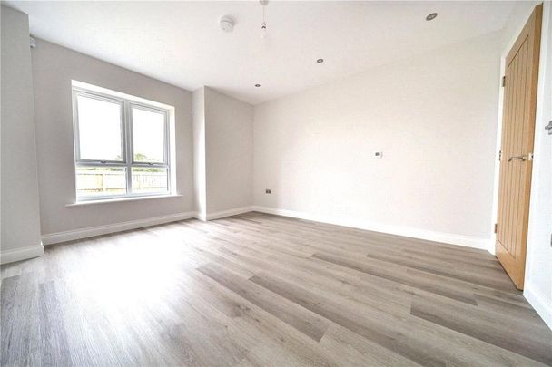 5 bedroom detached house to rent - Photo 1