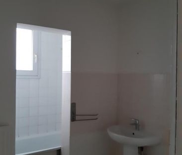 TYPE 3 38 COURS SAINT ANDRE - Photo 6