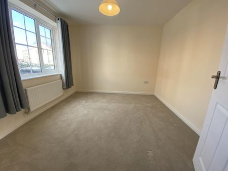 4 bedroom detached house to rent - Photo 2