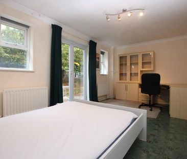 4 bedroom terraced house to rent - Photo 4