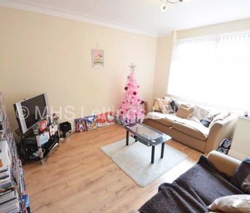 2 Bedroom Mid Terraced House for rent in Park View Avenue - Photo 3