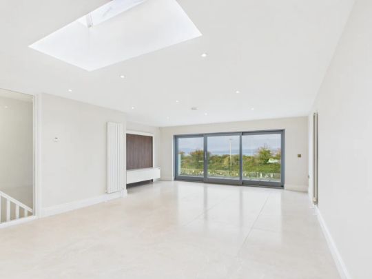 1 Priory Gate - Photo 1