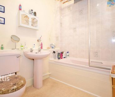 2 bedroom flat to rent - Photo 4