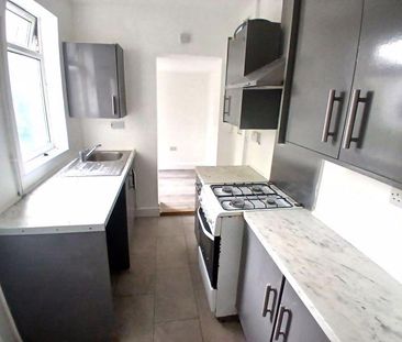 2 bedroom end of terrace house to rent - Photo 6