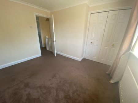 2 bedroom house to rent Damask Gardens, Hampshire, Waterlooville, PO7 - Photo 2